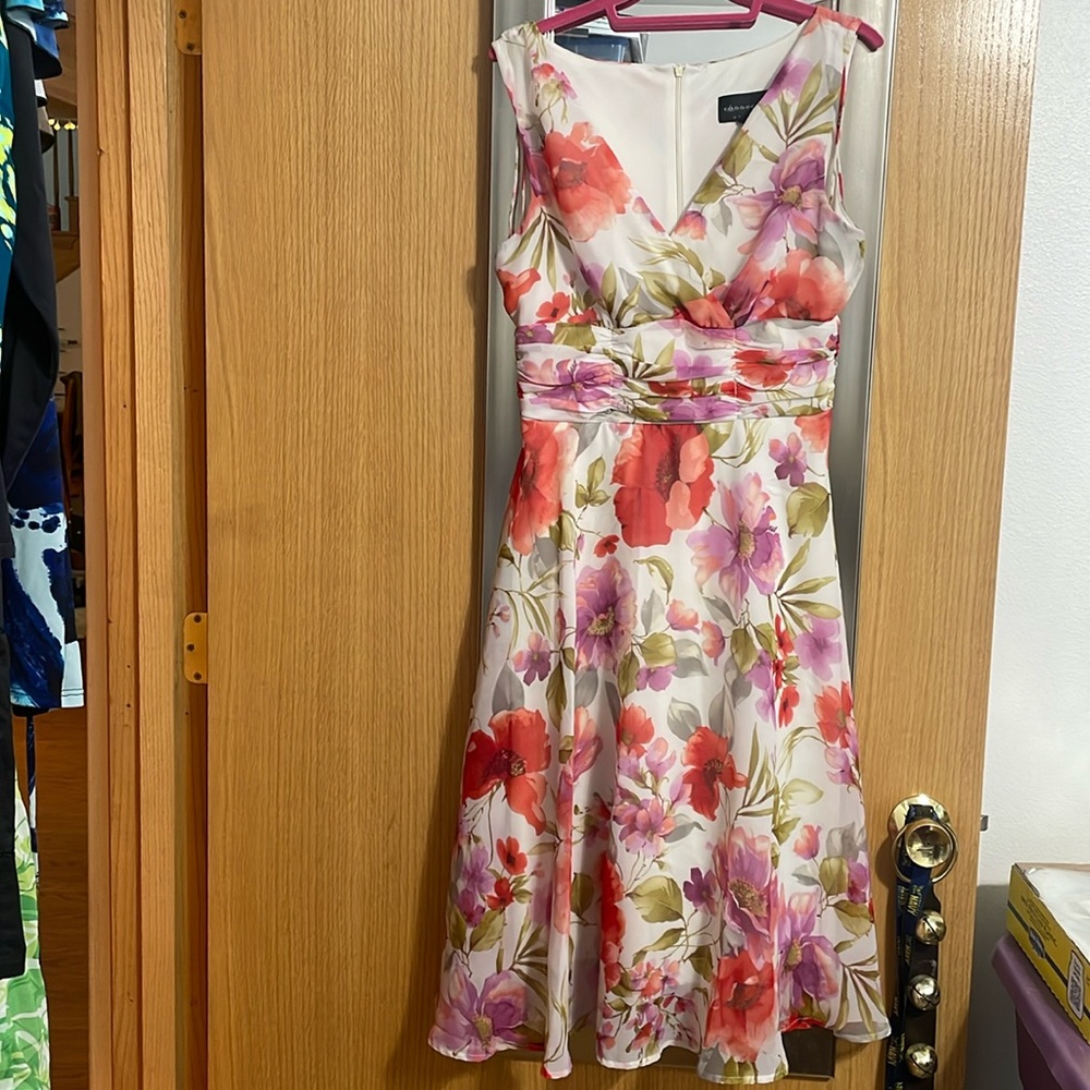 Connected Apparel sz 10 lined sleeveless floral dress crossover bust fit n flare